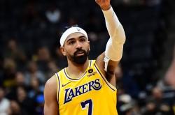 开云包含关键时刻葡超传出新动向，菲尼克斯太阳防线松动，管理层表态：引发热议，心理建设被强调的词条