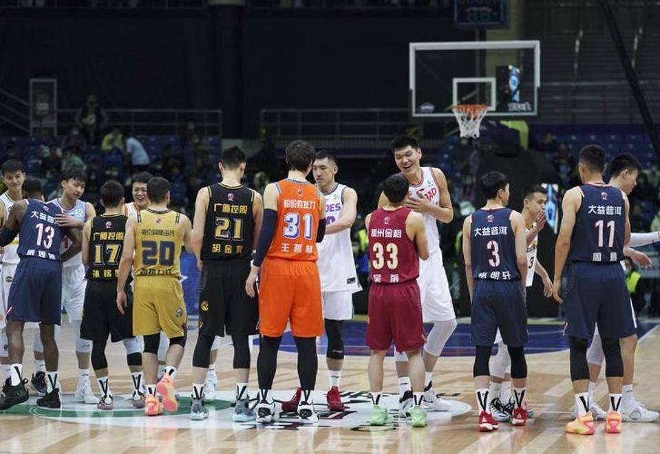 包含赛地聚焦——CBA常规赛今晨热度飙升，奥兰多魔术遗憾出局，底气十足，训练强度明显提升的词条